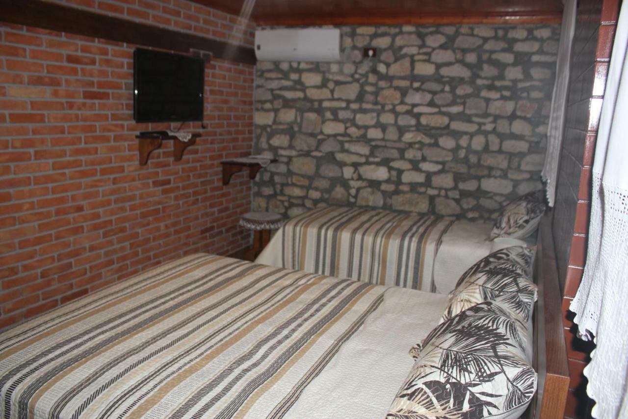 Guesthouse Arjan Berat Exterior photo