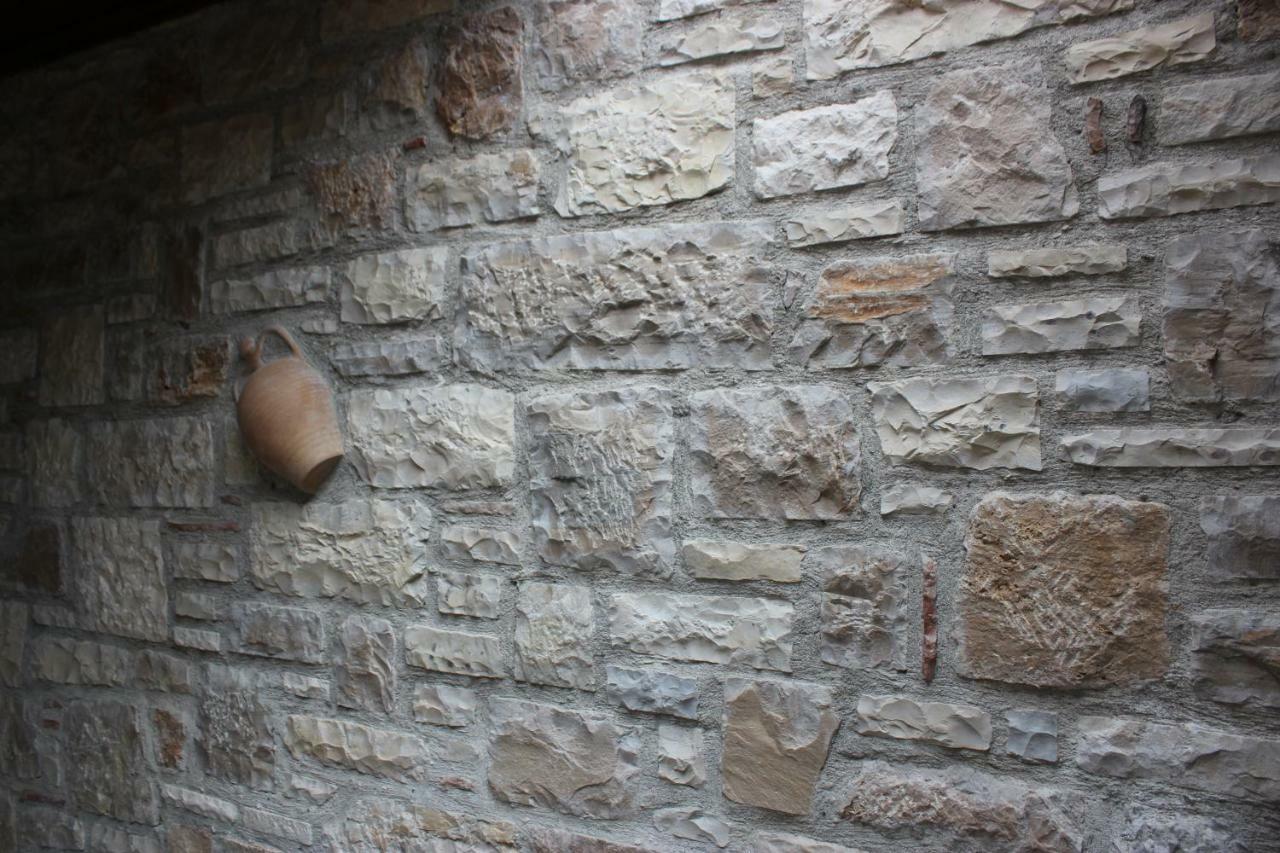 Guesthouse Arjan Berat Exterior photo